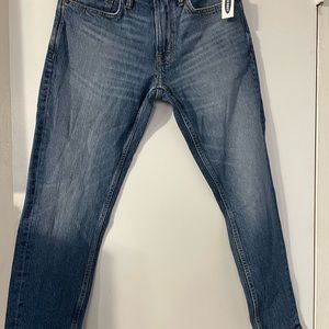 NWT never worn Old Navy Jeans Relaxed Slim Taper Jeans, Men Size 30x30